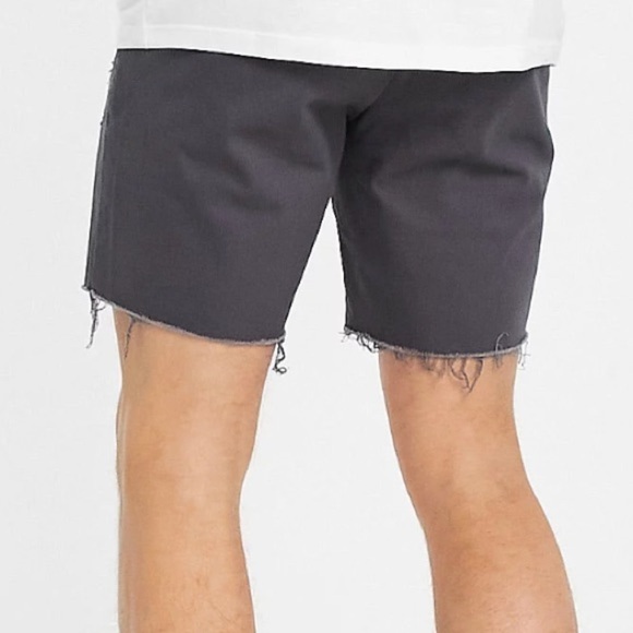 ASOS DESIGN SKINNY SHORTS DISTRESSED GRAY RAW HEM SIZE 34 - Picture 8 of 10